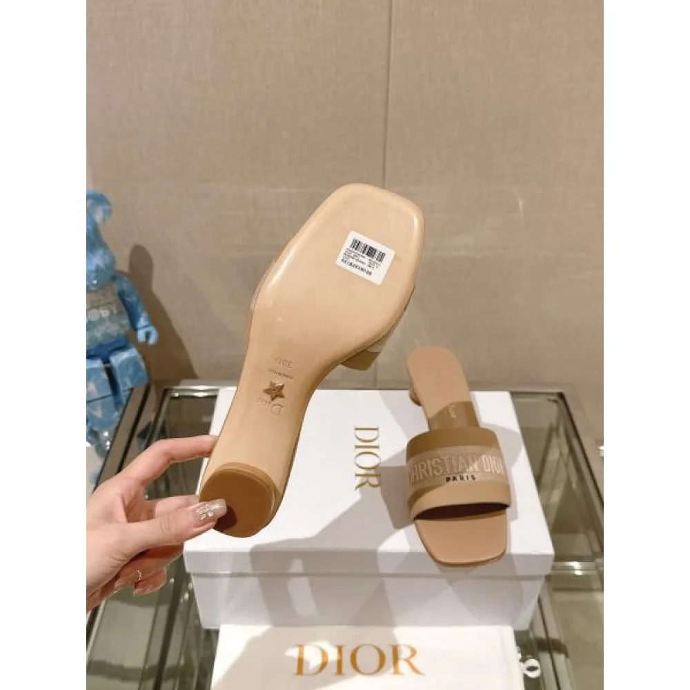 2026 素材感を引き出せるアイテム DIOR ディオール レディーススリッパ 商品画像 9