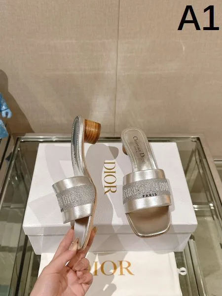 2026 素材感を引き出せるアイテム DIOR ディオール レディーススリッパ 商品画像 10