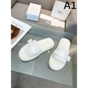 2026 春夏新作も続々登場! DIOR ディオール レディースサンダル 商品画像 1