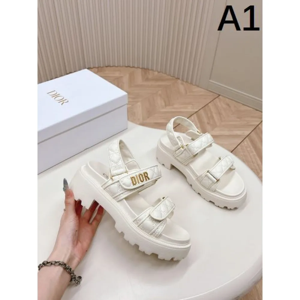 2026 緊急セールで驚き価格 DIOR ディオール レディースサンダル 商品画像 1
