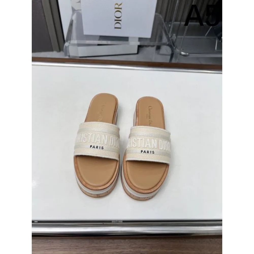 2026 春夏で人気の限定新作 DIOR ディオール レディースサンダル 商品画像 5