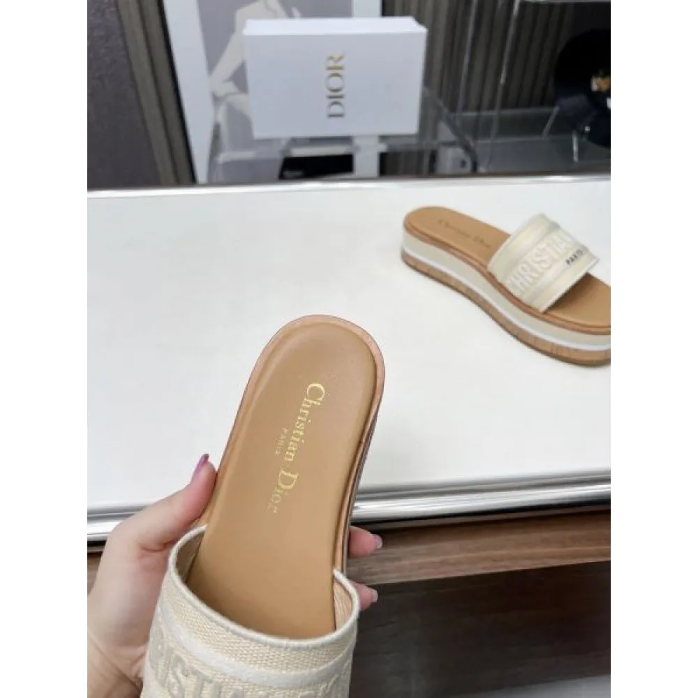 2026 春夏で人気の限定新作 DIOR ディオール レディースサンダル 商品画像 8