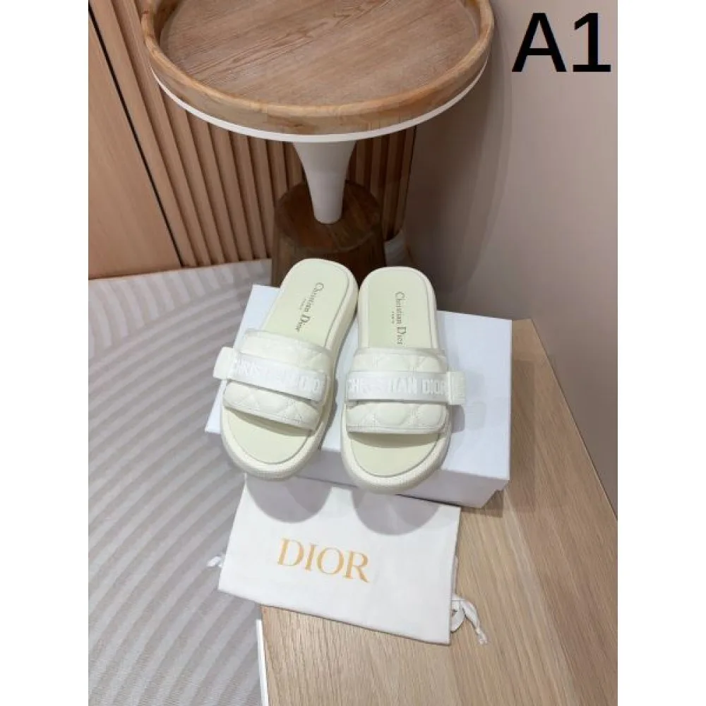 2026 新作いきなり値下げ! DIOR ディオール レディースサンダル 商品画像 1