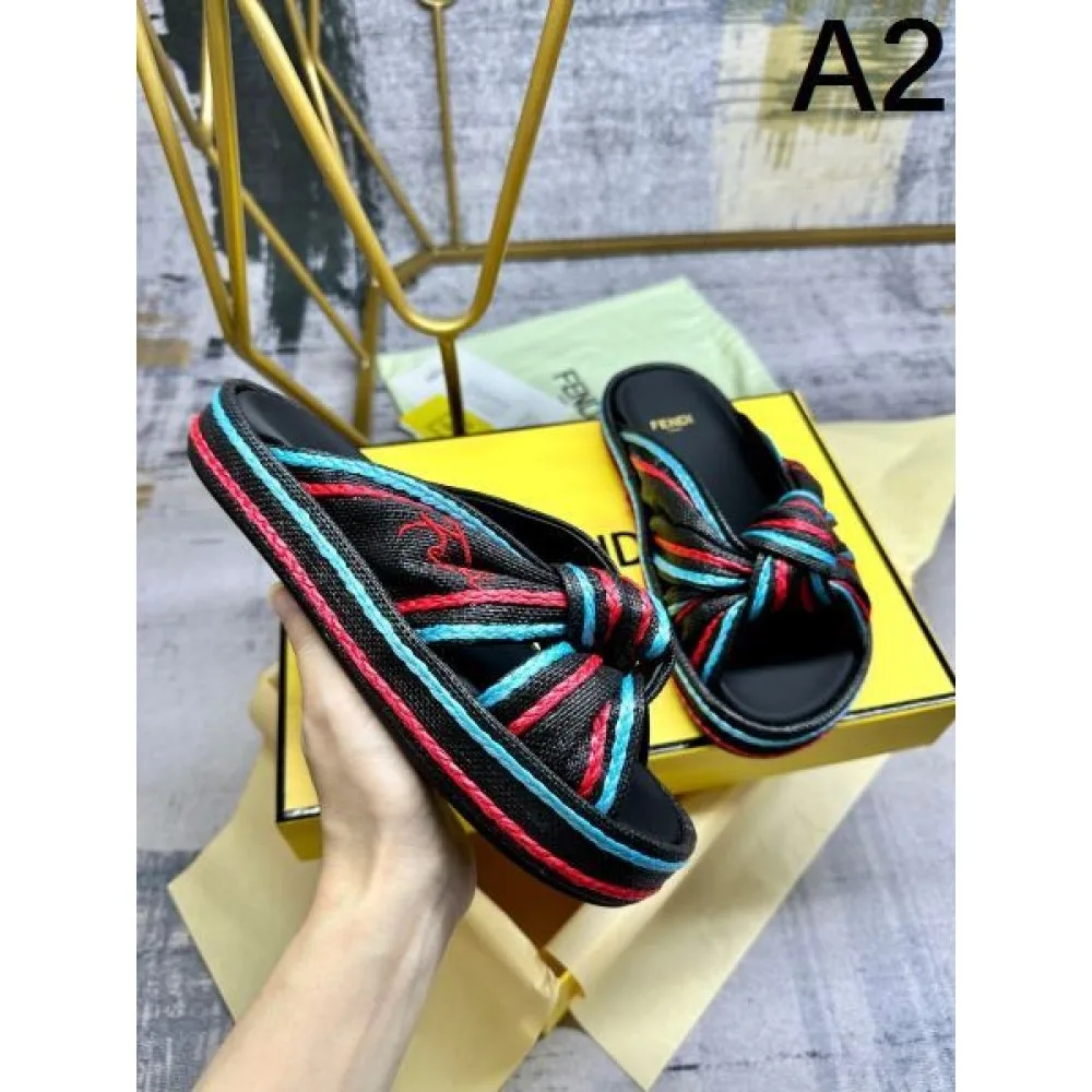2026 誰でもオシャレになれる! FENDI フェンデイ レディーススリッパ 商品画像 2