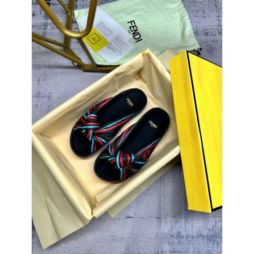 2026 誰でもオシャレになれる! FENDI フェンデイ レディーススリッパ 商品画像 6