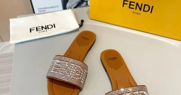 2026 VIPセールでまさかの破格 FENDI フェンデイ レディーススリッパ 商品画像 11