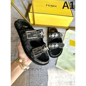 2026 上品なカジュアルコーデに FENDI フェンデイ レディーススリッパ 商品画像 1