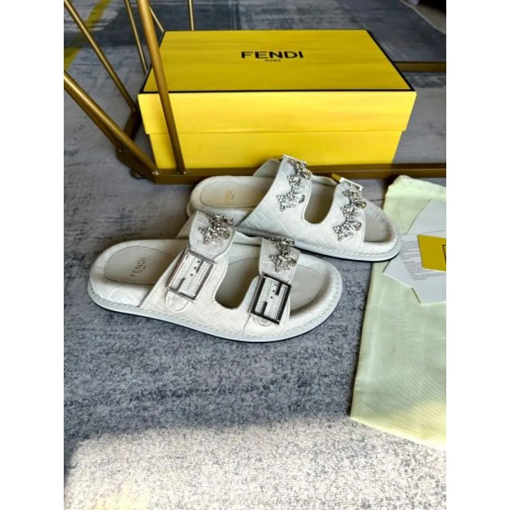 2026 上品なカジュアルコーデに FENDI フェンデイ レディーススリッパ 商品画像 6