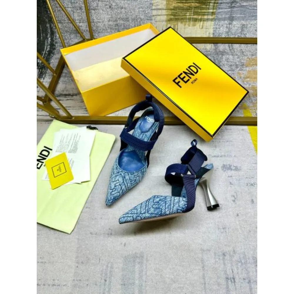2026 春夏季超人気手元在庫あり FENDI フェンデイ レディースサンダル 商品画像 5