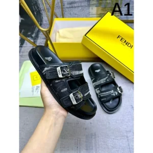 2026 上品カジュアルな雰囲気に FENDI フェンデイ レディーススリッパ 商品画像 1