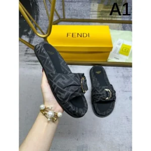 2026 素晴らしい春夏の新作 FENDI フェンデイ レディースサンダル 商品画像 1