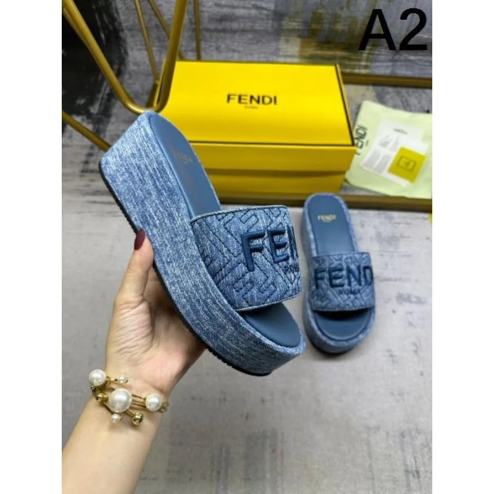 2026 春夏新作奇跡の再入荷 FENDI フェンデイ レディースサンダル 商品画像 2