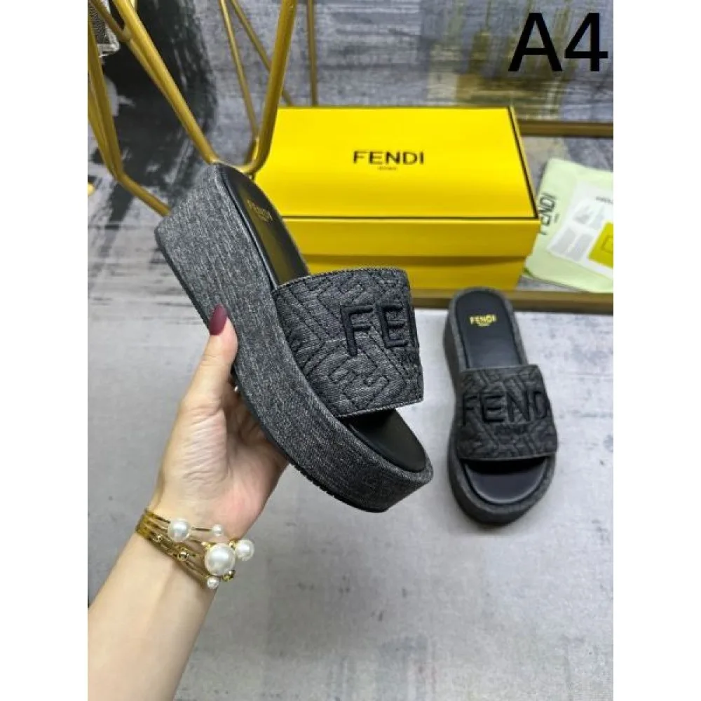 2026 春夏新作奇跡の再入荷 FENDI フェンデイ レディースサンダル 商品画像 4