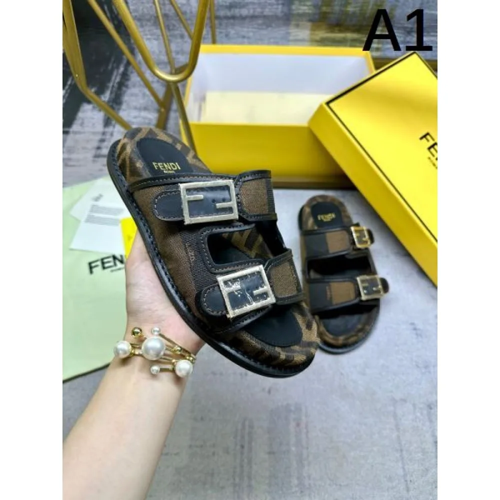 2026 夏らしく爽やかな印象 FENDI フェンデイ レディースサンダル 商品画像 1