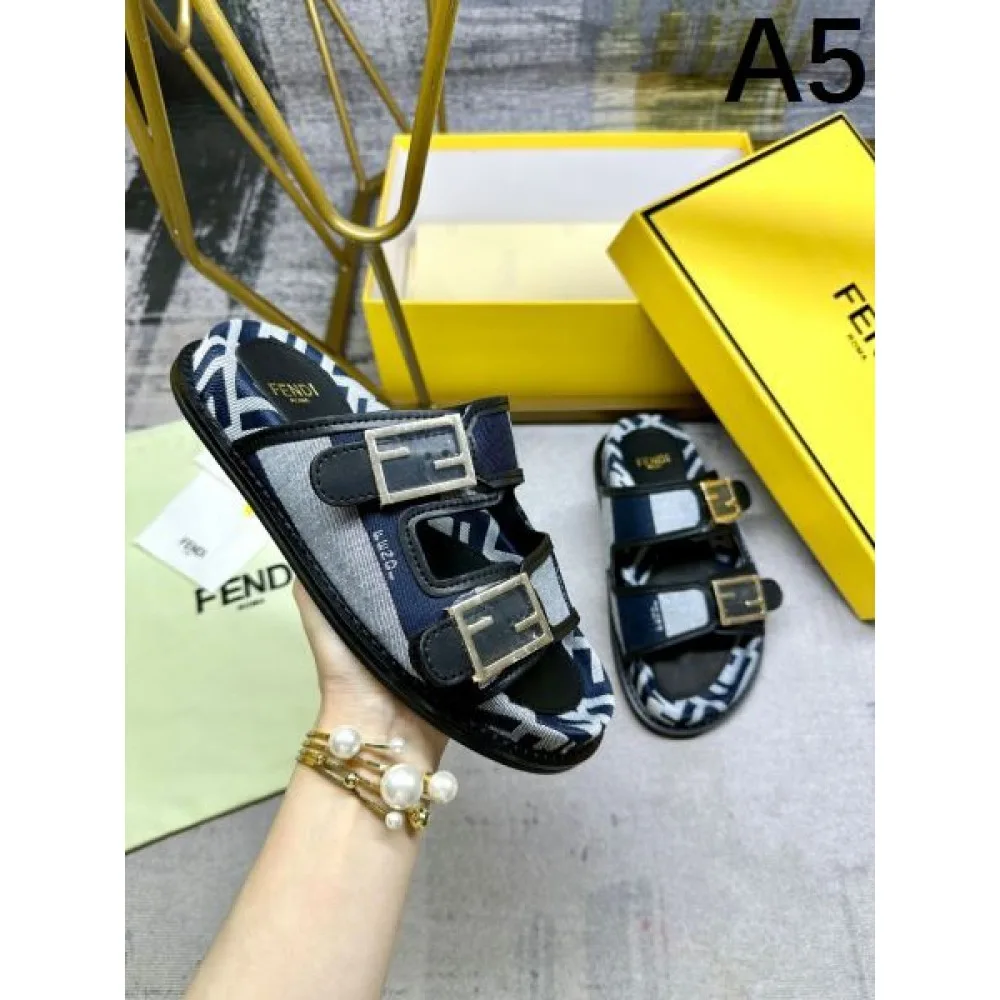 2026 夏らしく爽やかな印象 FENDI フェンデイ レディースサンダル 商品画像 5