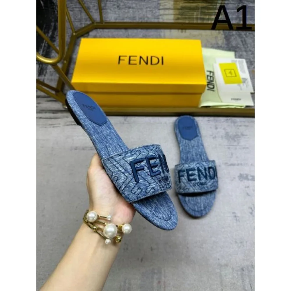 2026 春夏入荷限定SALE価格 FENDI フェンデイ レディースサンダル 商品画像 1