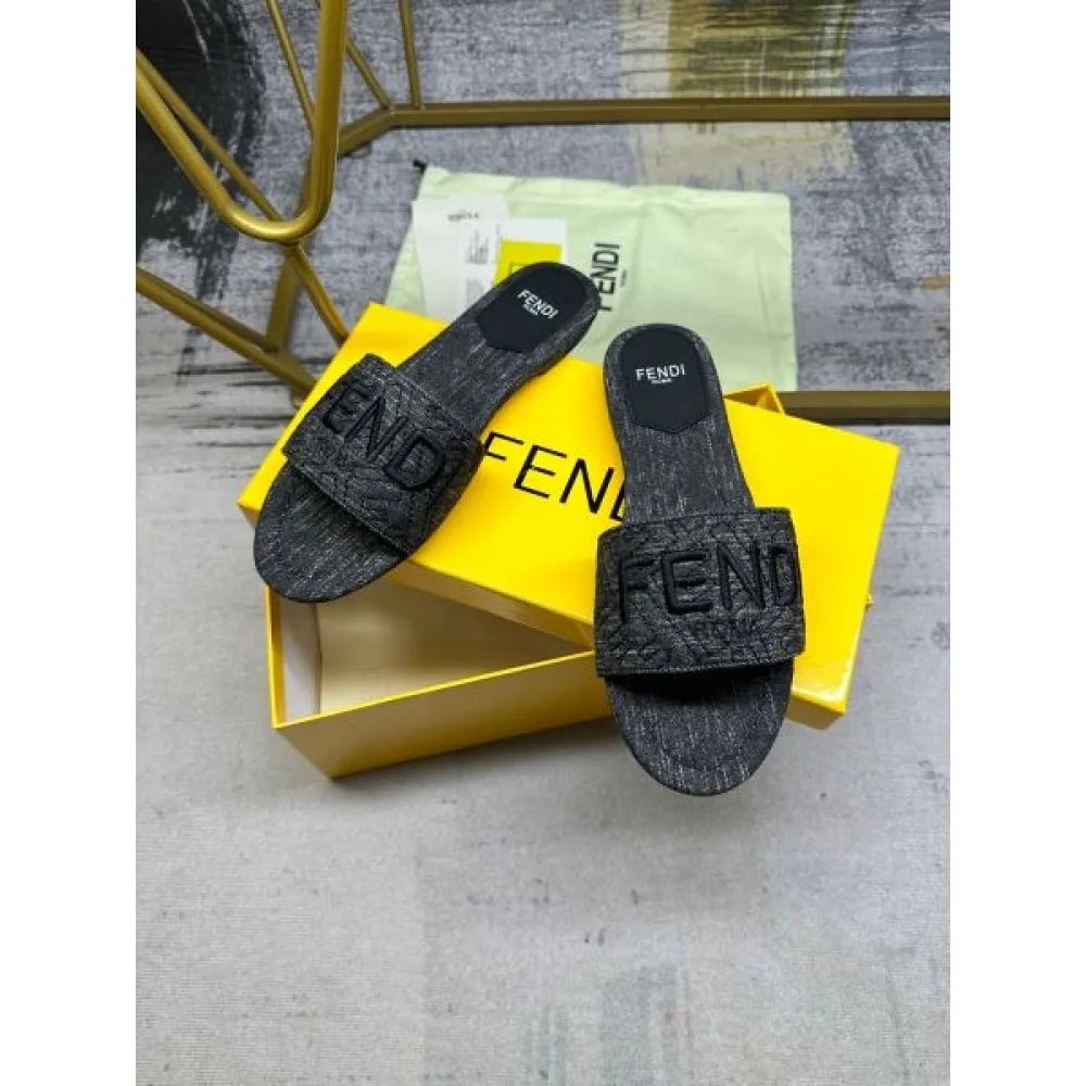 2026 春夏入荷限定SALE価格 FENDI フェンデイ レディースサンダル 商品画像 5
