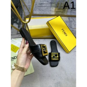 2026 新作セール価格でゲット FENDI フェンデイ レディースサンダル 商品画像 1