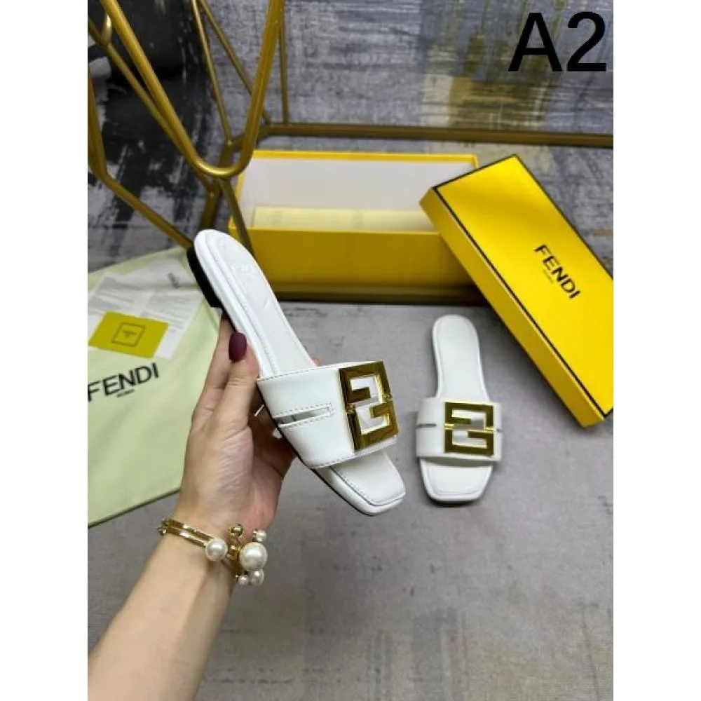 2026 新作セール価格でゲット FENDI フェンデイ レディースサンダル 商品画像 2