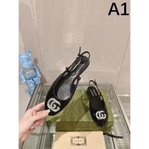 2026 贈るべきのプレゼント GUCCI グッチ レディースサンダル 商品画像 1