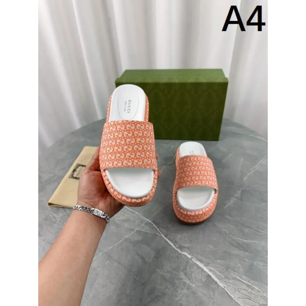 2026 夏のおでかけにもぴったり GUCCI グッチ レディーススリッパ 商品画像 4