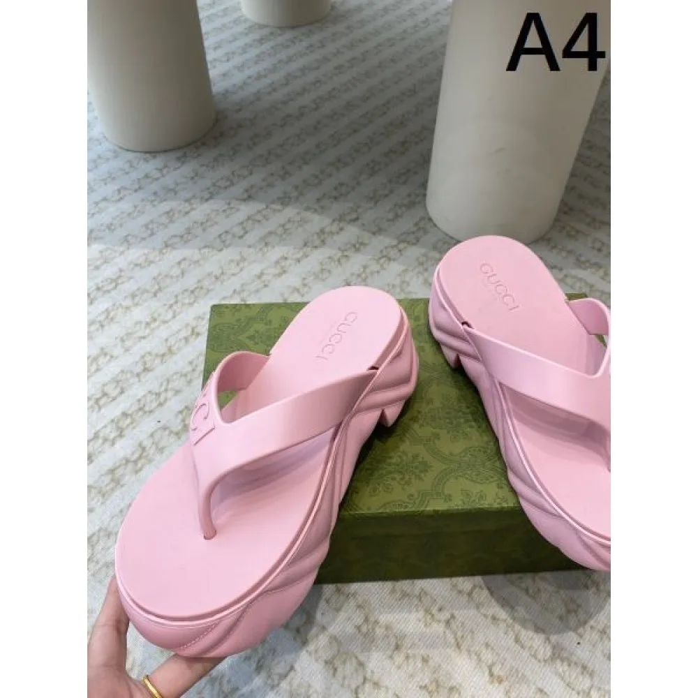 2026 愛用者多数になる夏季新作 GUCCI グッチ レディーススリッパ 商品画像 4