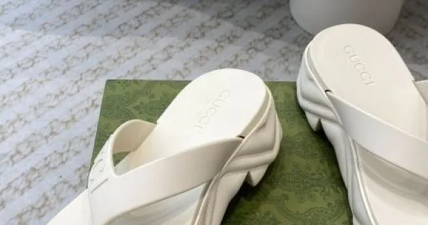 2026 愛用者多数になる夏季新作 GUCCI グッチ レディーススリッパ 商品画像 11