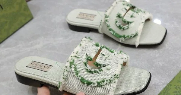 2026 とっても夏らしいアイテム GUCCI グッチ レディーススリッパ 商品画像 11