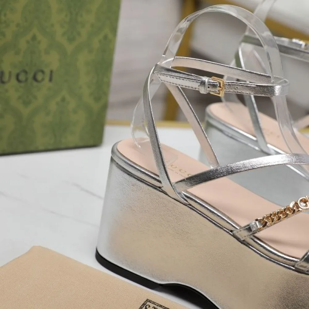 2026 夏のマストブランド新作 GUCCI グッチ レディースサンダル 商品画像 9
