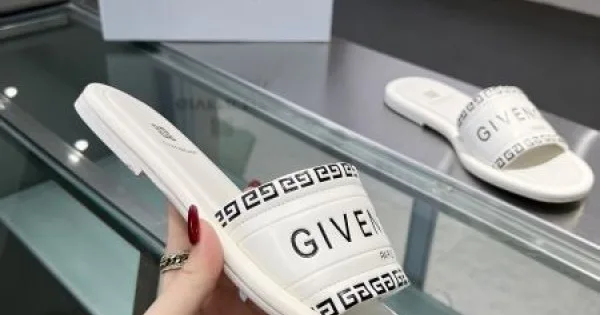 2026 日本未上陸のブランド GIVENCHY ジバンシィ レディーススリッパ 商品画像 11