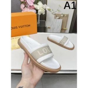 2026 夏らしい色味 LOUIS VUITTON ルイヴィトン レディースサンダル 商品画像 1