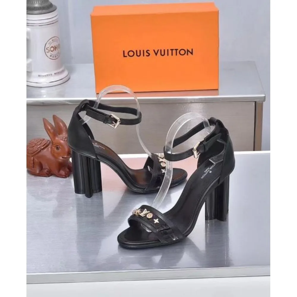 2026 春夏新作登場 LOUIS VUITTON ルイヴィトン レディースサンダル 商品画像 2