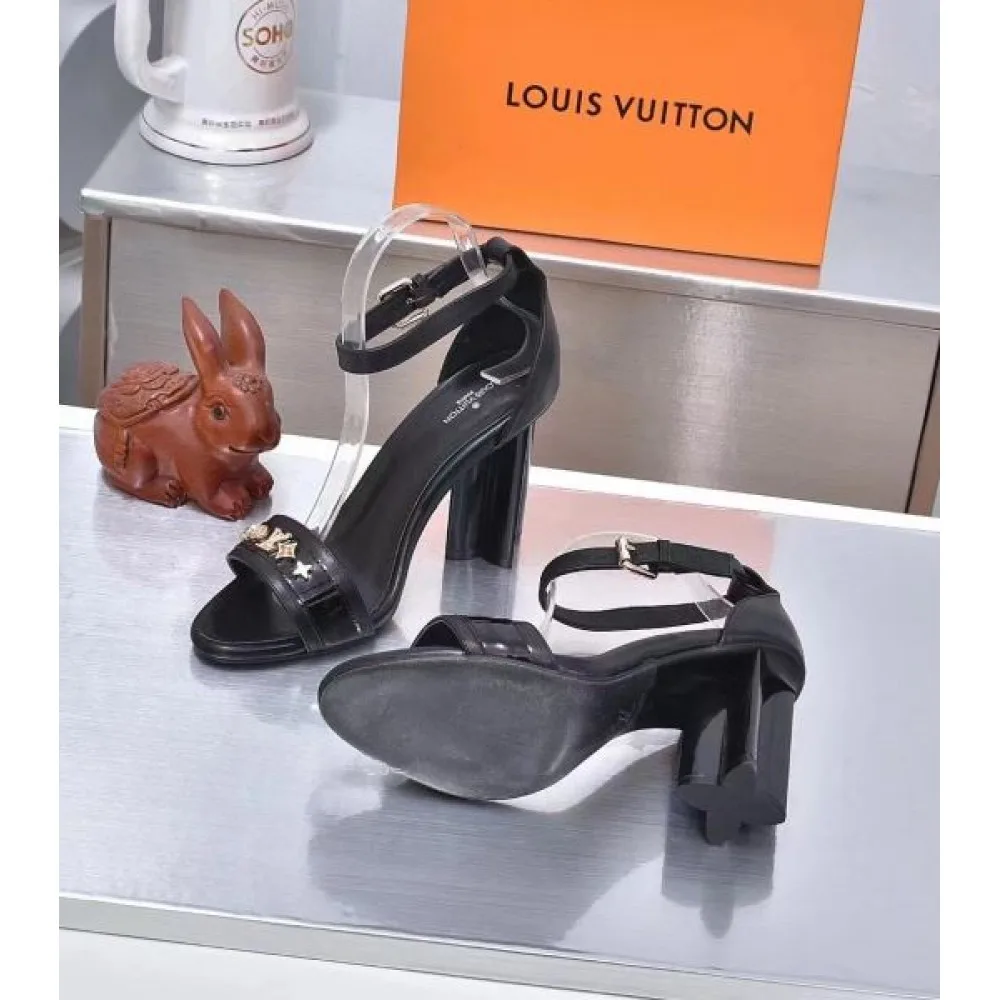 2026 春夏新作登場 LOUIS VUITTON ルイヴィトン レディースサンダル 商品画像 4