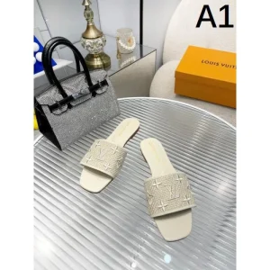 2026 流行の最前線 LOUIS VUITTON ルイヴィトン レディースサンダル 商品画像 1