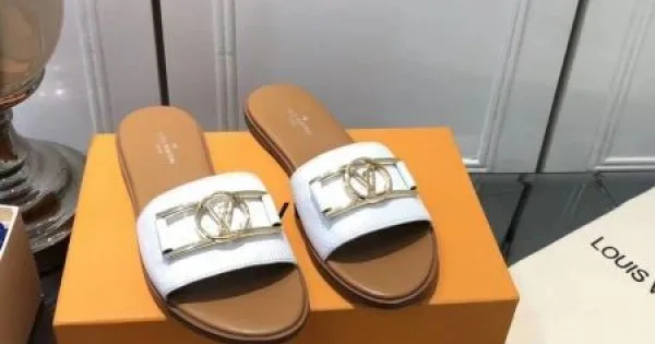2026 今年は先取り LOUIS VUITTON ルイヴィトン レディースサンダル 商品画像 8