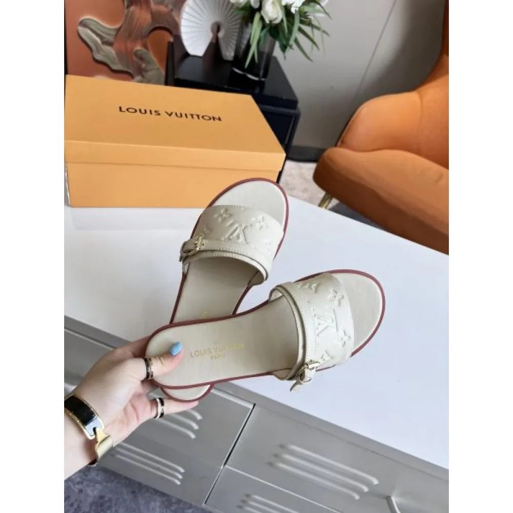 2026 人気いっぱい LOUIS VUITTON ルイヴィトン レディースサンダル 商品画像 4