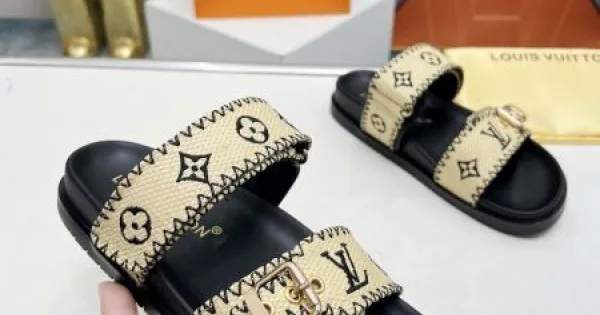 2026 新作すぐ届く LOUIS VUITTON ルイヴィトン レディースサンダル 商品画像 9
