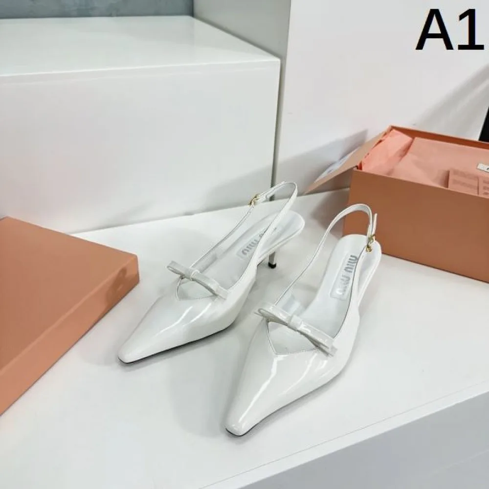 2026 定番人気商品 MIU MIU ミュウミュウ レディースサンダル 商品画像 1