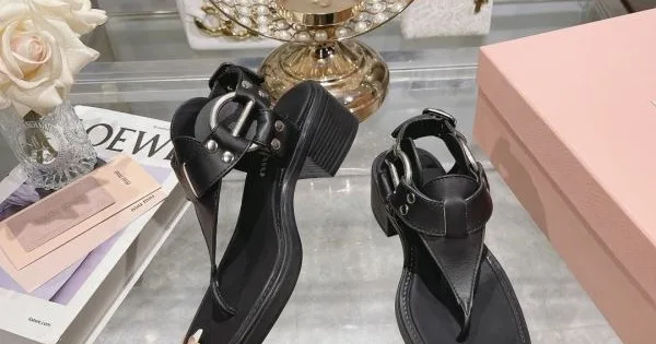 2026 もうすぐ日本上陸 MIU MIU ミュウミュウ レディースサンダル 商品画像 11