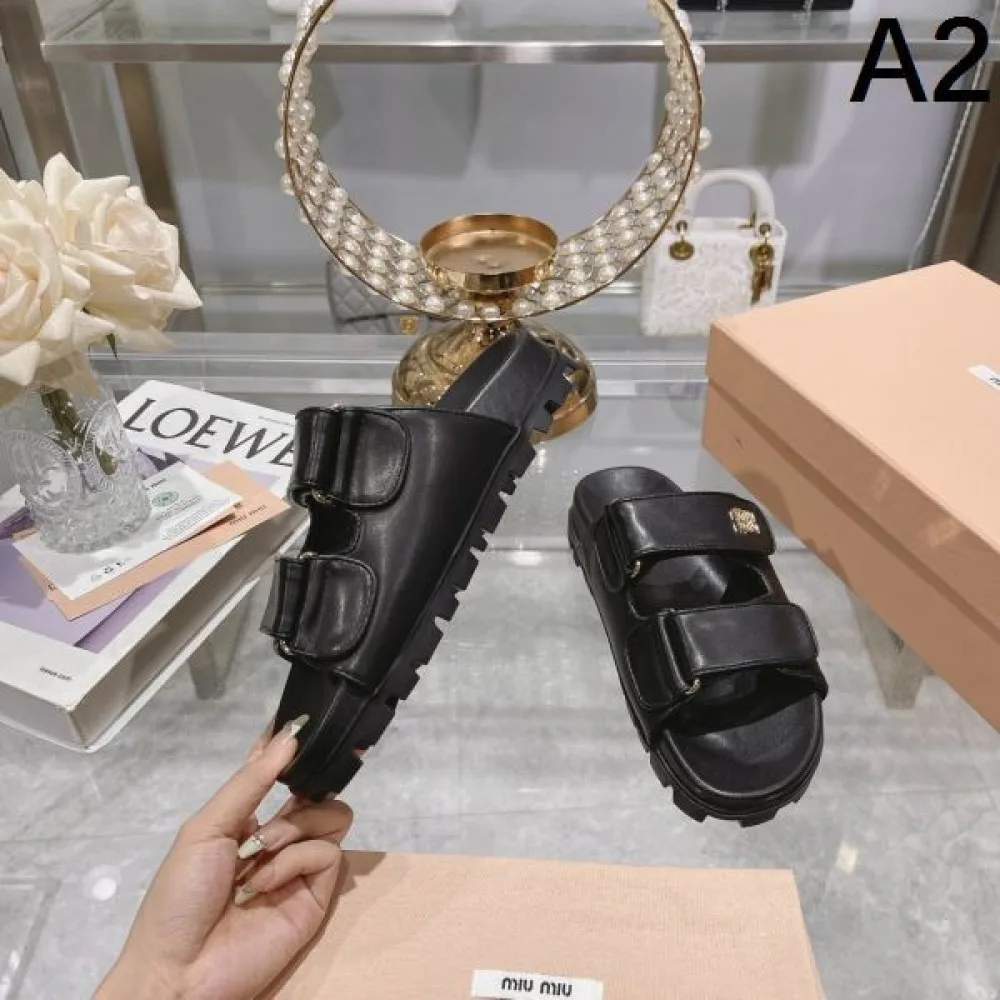 2026 最新でおしゃれな MIU MIU ミュウミュウ レディーススリッパ 商品画像 2