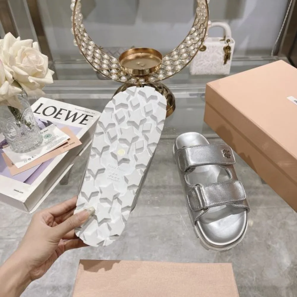 2026 最新でおしゃれな MIU MIU ミュウミュウ レディーススリッパ 商品画像 9