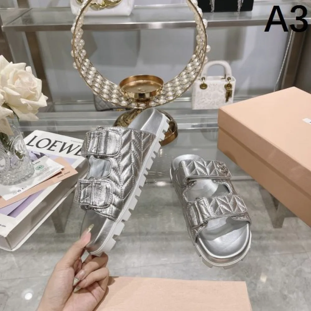 2026 上品な彩りに夢中 MIU MIU ミュウミュウ レディーススリッパ 商品画像 3