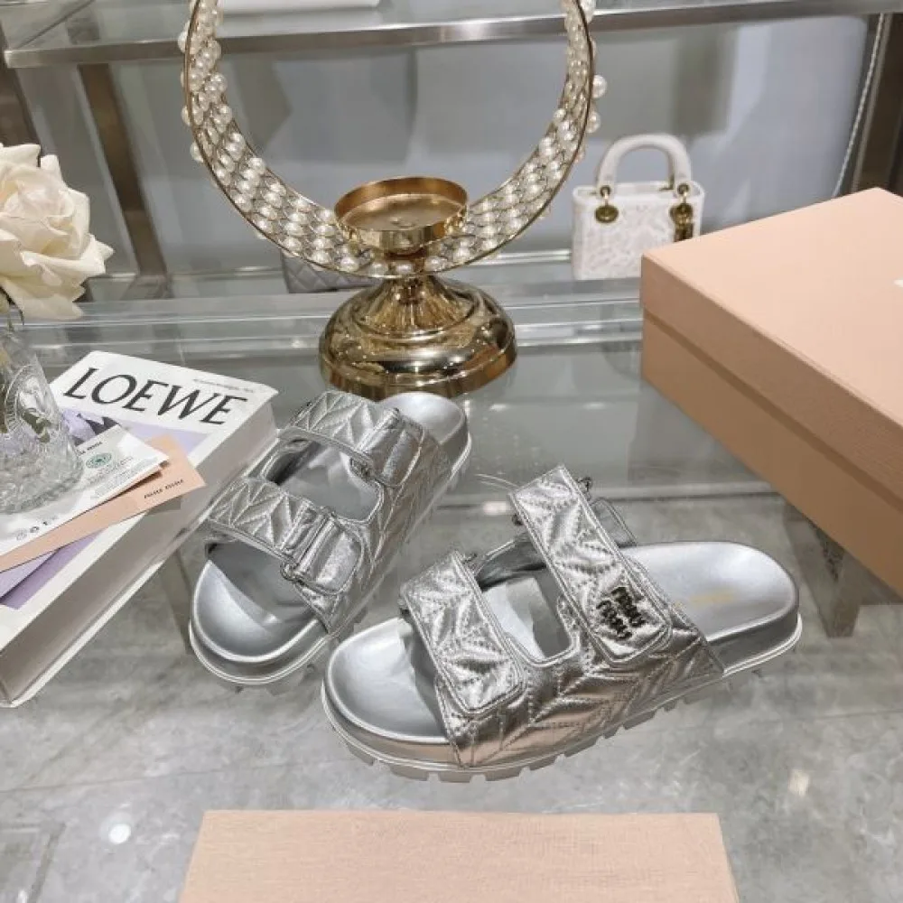 2026 上品な彩りに夢中 MIU MIU ミュウミュウ レディーススリッパ 商品画像 5