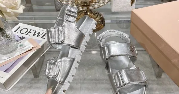 2026 ギフトにオススメ MIU MIU ミュウミュウ レディースサンダル 商品画像 11