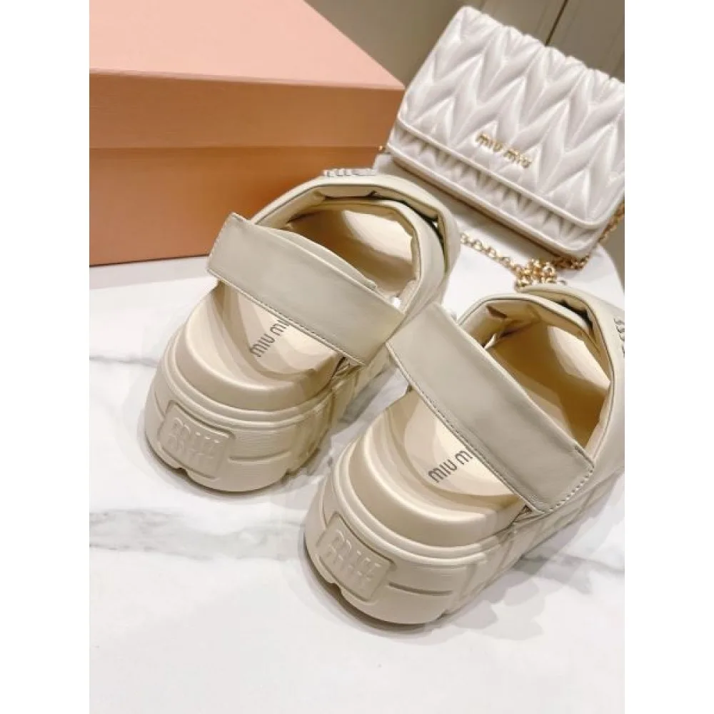 2026 セレブも多数愛用 MIU MIU ミュウミュウ レディースサンダル 商品画像 9