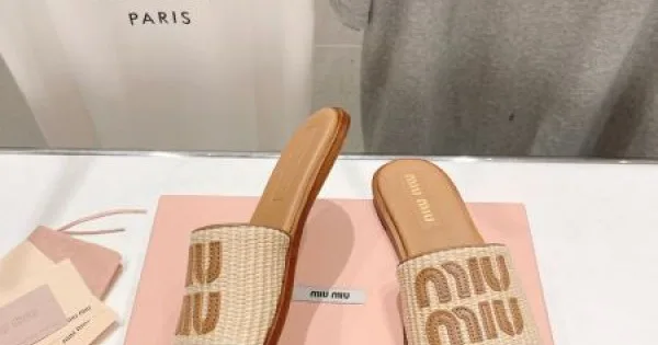 2026 超人気モデル入荷 MIU MIU ミュウミュウ レディーススリッパ 商品画像 11