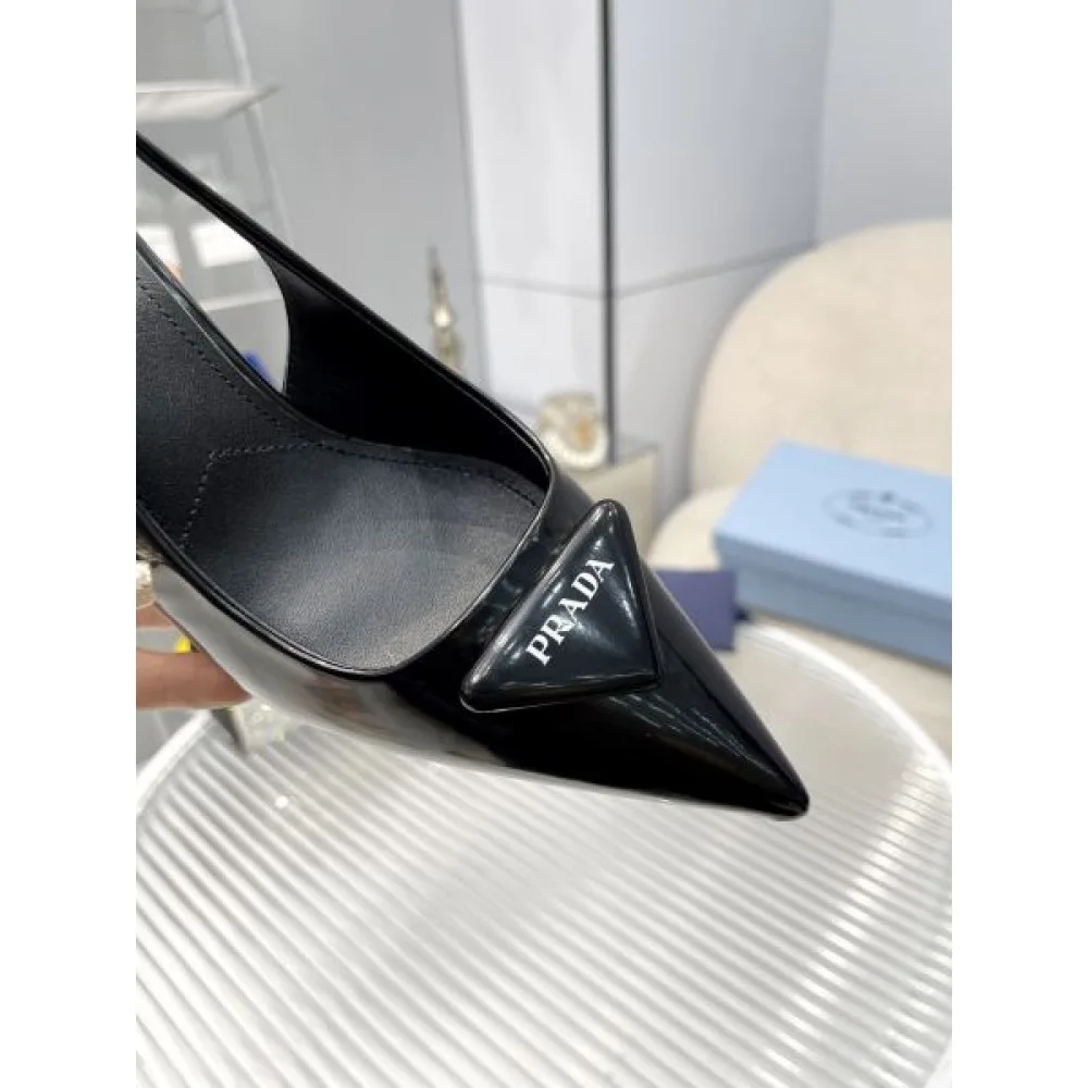 2026 今やセレブ御用達で大人気の PRADA プラダ レディースサンダル 商品画像 8