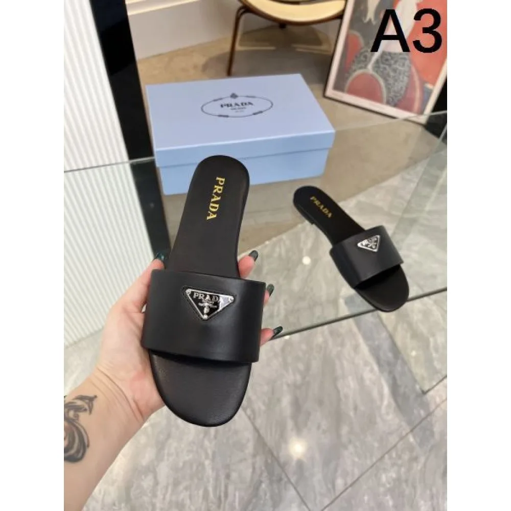 2026 セレブが今シーズン手に入れ PRADA プラダ レディーススリッパ 商品画像 3