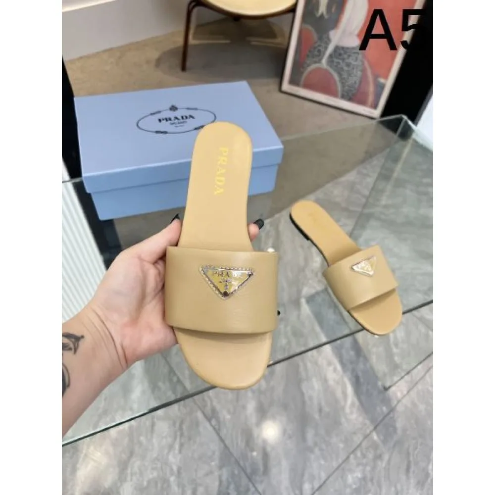 2026 セレブが今シーズン手に入れ PRADA プラダ レディーススリッパ 商品画像 5