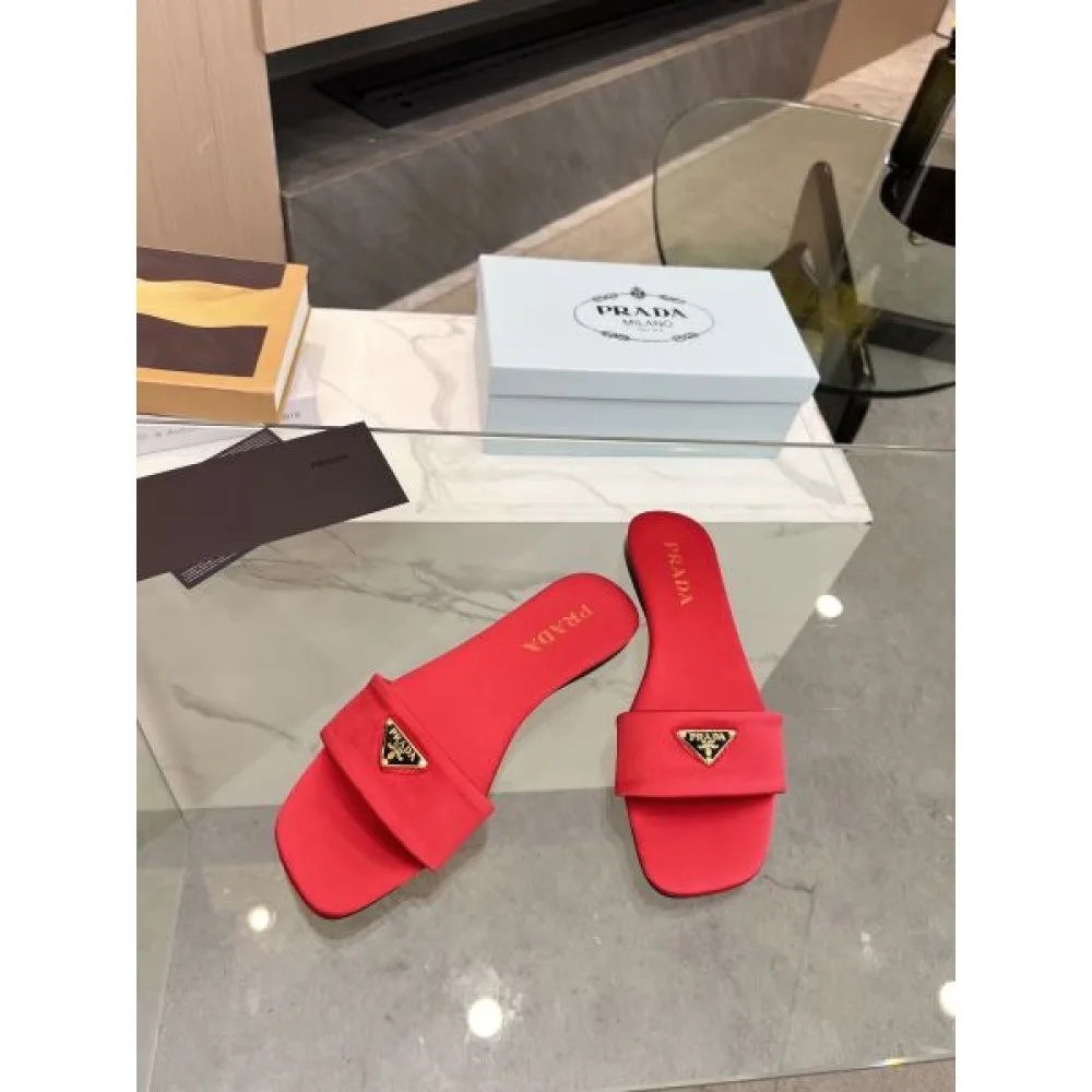 2026 海外でも若者たちに大人気な PRADA プラダ レディーススリッパ 商品画像 6